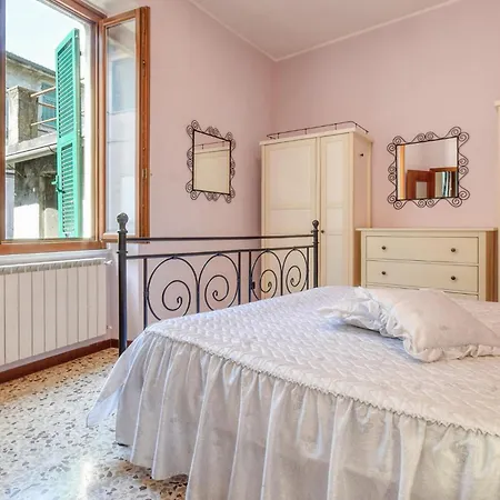 Gorgeous In With Kitchen