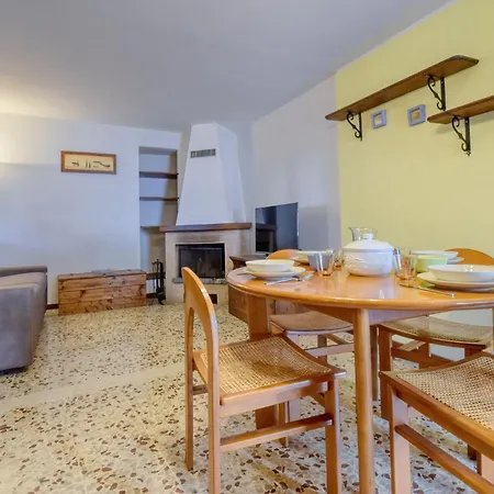 Apartment Gorgeous In With Kitchen